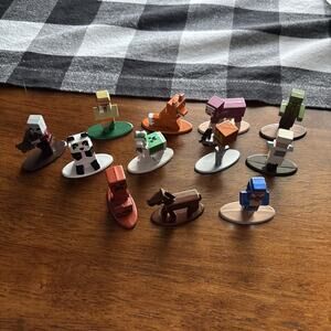 Lot of 12 Minecraft Nano Metalfigs – Die-Cast Mini Figures by Jada Toys
